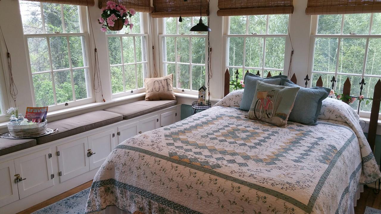 Almost Heaven Bed & Breakfast Waynesville Extérieur photo